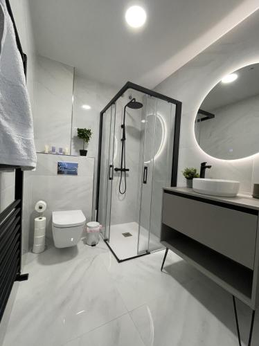  Apartamento Nuevo con patio, situado en el centro. in Ávila