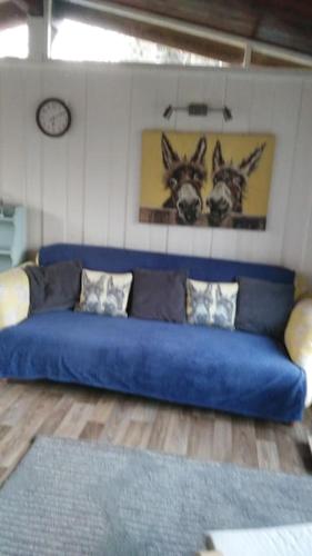 No 27 A dog friendly rural coastal chalet