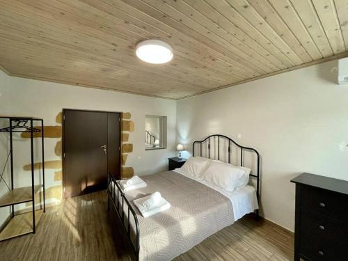 Villa Eftychia Serene Getaway with Hot Tub in a Quiet Location