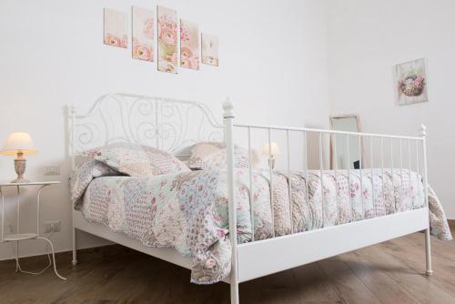 Neapolis Apartments - image 2