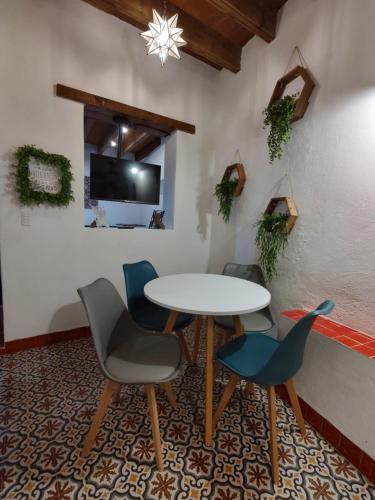 Studio Apartment image 2