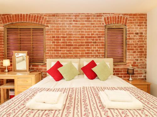 Poppy Cottage Woodbridge - image 14