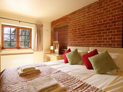 Poppy Cottage Woodbridge - image 3