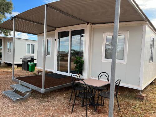 Ieeja, White Cliffs Self Contained Cabin Accommodation in White Cliffs