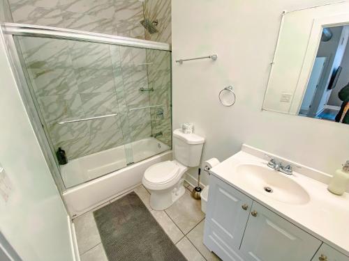 McCormick Place 420 friendly Gem on State street with optional parking for 6 people in Chicago, USA