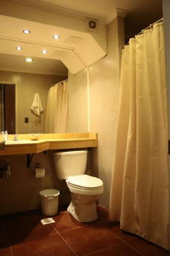 Deluxe King Room - Non-Smoking