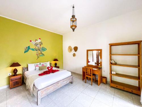 Enak Bungalow, Amed