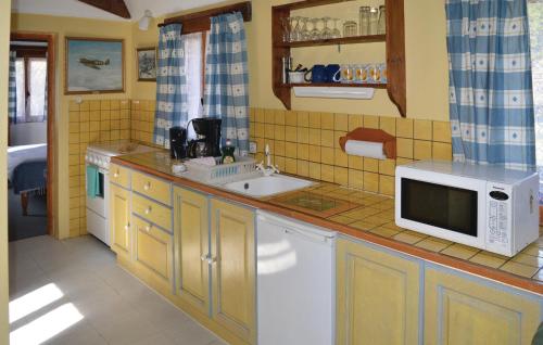 Beautiful Home In Savigvac-ldrier With Kitchen