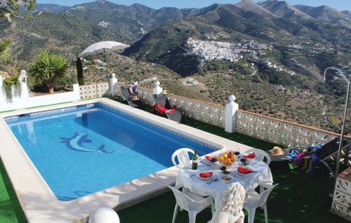 Beautiful Home In Árchez - image 5