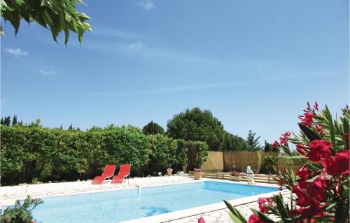 Beautiful home in Creissan w/ WiFi Outdoor swimming pool and 3 Bedrooms - image 7