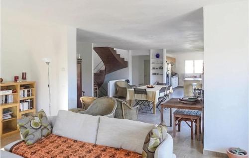 Nice Home In Montauroux With 4 Bedrooms, Wifi And Private Swimming Pool