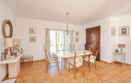 Nice Home In Callian With 4 Bedrooms, Outdoor Swimming Pool And Heated Swimming Pool Over view