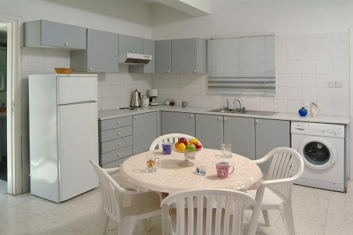 Sunbay Apartments - image 4