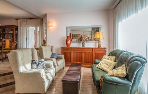 Six-Bedroom Holiday Home in Matadepera - image 9