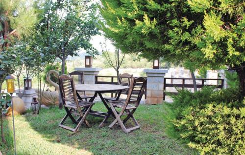  Three-Bedroom Holiday home with a Fireplace in Astros Arkadias Pelo. in Áyios Ioánnis