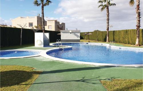 One-Bedroom Apartment in Torrevieja - image 2