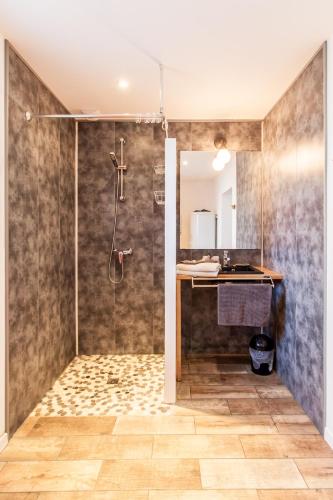 Shower, Ty-gite in Landevennec