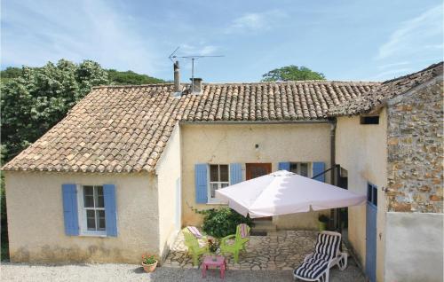 Nice Home In St, Julien De Peyrolas With Kitchen