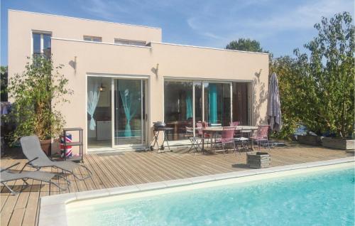 Amazing home in Cazouls d'Herault w/ Outdoor swimming pool and 5 Bedrooms gîte à louer Lézignan-la-Cèbe