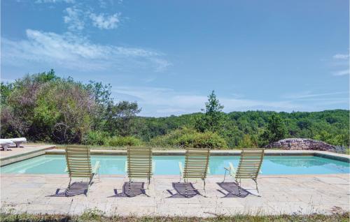 Cozy Home In Carnac-rouffiac With Private Swimming Pool, Can Be Inside Or Outside - Location saisonnière - Carnac-Rouffiac