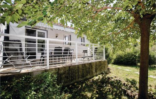 Amazing home in Ghisonaccia w/ WiFi 2 Bedrooms and Outdoor swimming pool - image 5