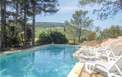 Amazing home in Pierrerue with 3 Bedrooms, WiFi and Outdoor swimming pool
