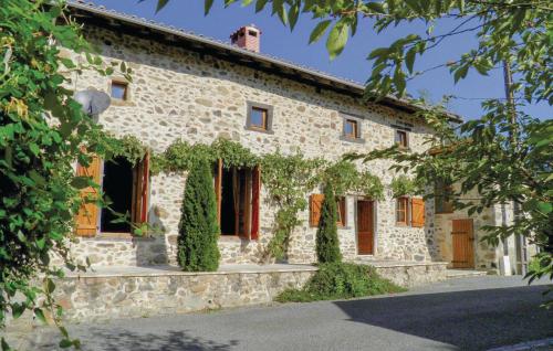 Holiday Home Massignac with Fireplace I gîte à louer Chablanc
