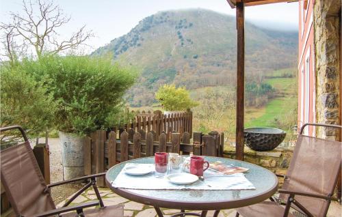  Three-Bedroom Holiday Home in El Cueto in 33508 El Cueto