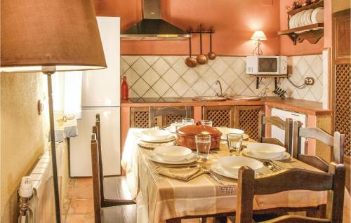 Gorgeous Home In Villanueva Del Duque With Wifi