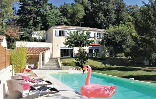 Stunning home in Montlimar with 7 Bedrooms, WiFi and Outdoor swimming pool - Location saisonnière - Montélimar