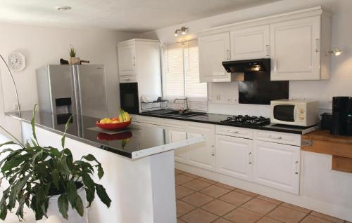 Konyha, Beautiful Home In Ancone in Ancone (Rhone-Alpes)
