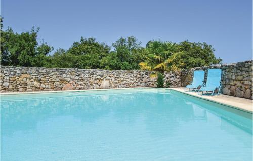 Piscina, Stunning home in Padirac with 2 Bedrooms, WiFi and Outdoor swimming pool in Gramat