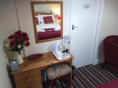 Double Room image 3