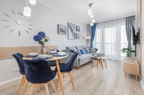 One-Bedroom Apartment image 9