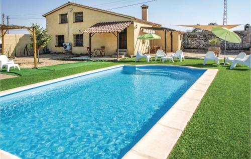 Stunning Home In Villanueva Del Duque With Outdoor Swimming Pool