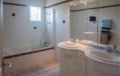 Awesome Home In Prades-sur-vernazobre With House A Panoramic View