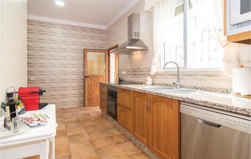 3 Bedroom Gorgeous Home In Rute