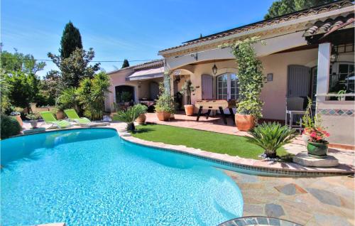 Amazing Home In Les Angles With Wifi, Private Swimming Pool And Outdoor Swimming Pool