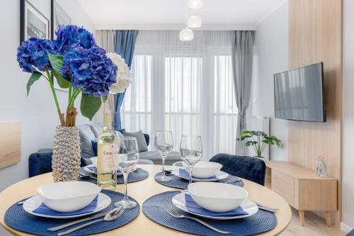 One-Bedroom Apartment image 2