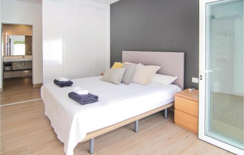 One-Bedroom Holiday Home in Sayalonga - image 10