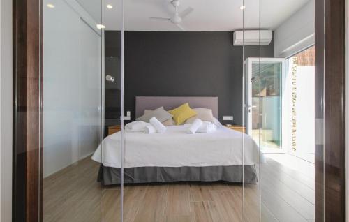 One-Bedroom Holiday Home in Sayalonga - image 9