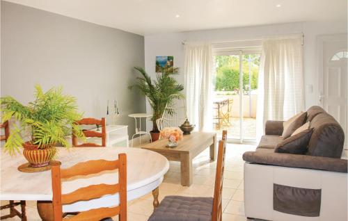 Stunning Home In Lancon De Provence in Lancon-Provence