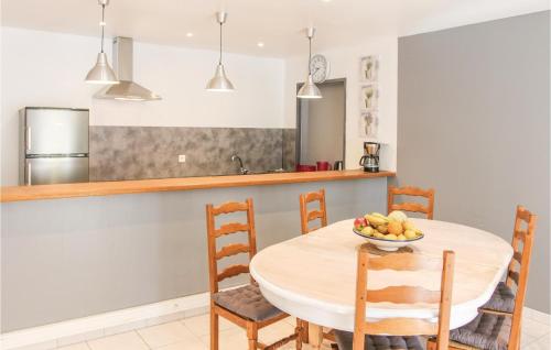 virtuve, Stunning Home In Lancon De Provence in Lancon-Provence