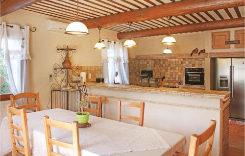 Lovely Home In Chteaurenard With Kitchen