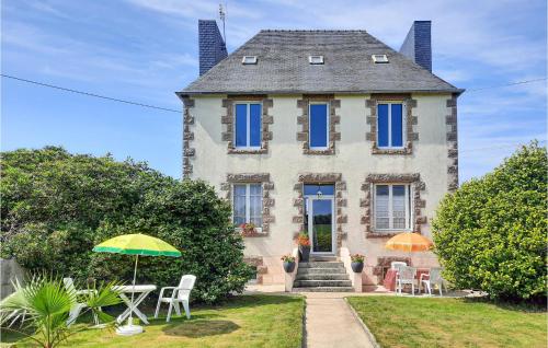 Awesome Home In Morlaix With House A Panoramic View - Location saisonnière - Sainte-Geneviève-des-Bois