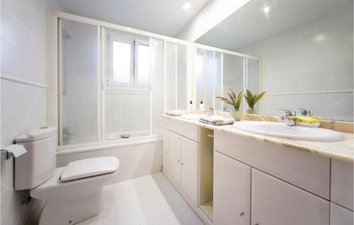 Five-Bedroom Holiday Home in Riba-Roja de Turia gîte à louer Gátova