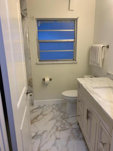 Cheerful 3 Bed house in a Cul- de-sac! - Tap to explore photos