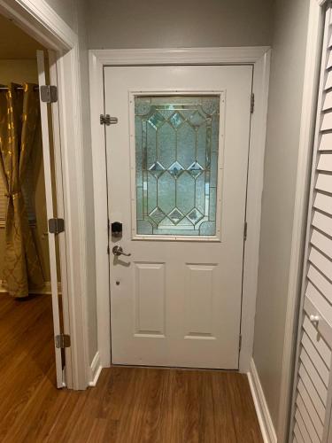Cheerful 3 Bed house in a Cul- de-sac! in Tampa, USA