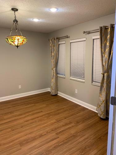 Cheerful 3 Bed house in a Cul- de-sac! in Tampa, USA