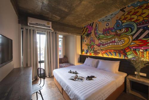 room detail thumbnail 1